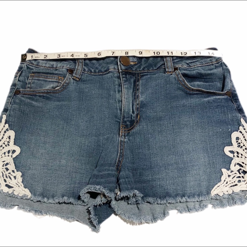 Fire Los Angels distressed Denim Shorts. 283 - Picture 4 of 5